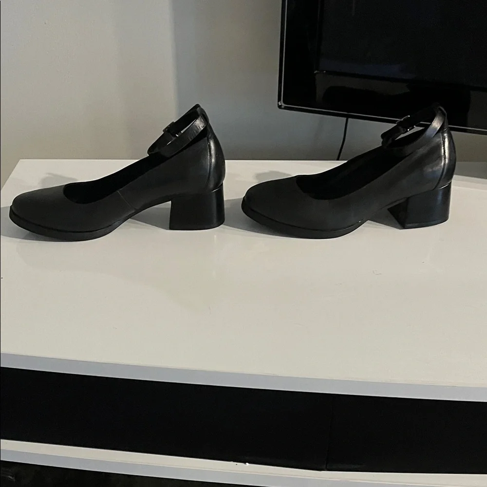 Kork-Ease Classic Black‎ Ankle Strap Heels. Size 8